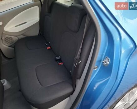 Синий Рено Зое, объемом двигателя 0 л и пробегом 69 тыс. км за 8900 $, фото 8 на Automoto.ua