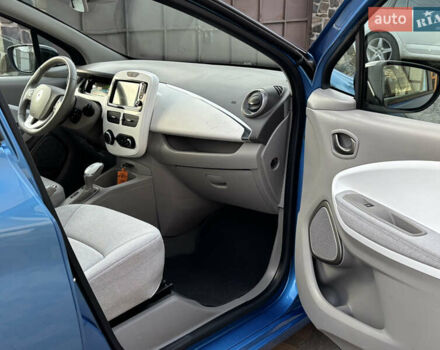 Синий Рено Зое, объемом двигателя 0 л и пробегом 166 тыс. км за 8999 $, фото 13 на Automoto.ua