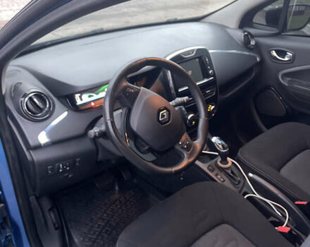 Синий Рено Зое, объемом двигателя 0 л и пробегом 101 тыс. км за 9300 $, фото 23 на Automoto.ua
