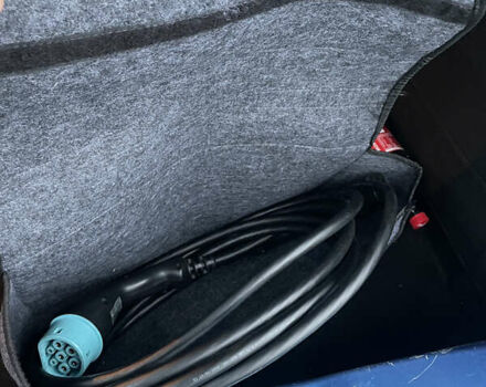 Синий Рено Зое, объемом двигателя 0 л и пробегом 101 тыс. км за 9300 $, фото 31 на Automoto.ua