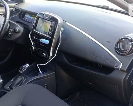 Синий Рено Зое, объемом двигателя 0 л и пробегом 118 тыс. км за 10000 $, фото 4 на Automoto.ua
