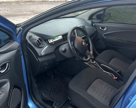 Синий Рено Зое, объемом двигателя 0 л и пробегом 101 тыс. км за 9300 $, фото 22 на Automoto.ua
