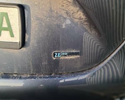 Синий Рено Зое, объемом двигателя 0 л и пробегом 95 тыс. км за 4100 $, фото 18 на Automoto.ua