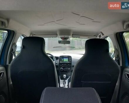 Синий Рено Зое, объемом двигателя 0 л и пробегом 86 тыс. км за 9800 $, фото 21 на Automoto.ua