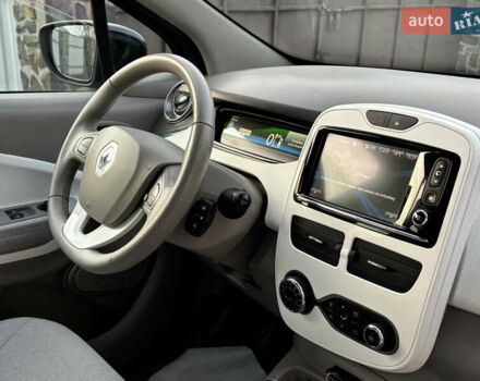 Синий Рено Зое, объемом двигателя 0 л и пробегом 166 тыс. км за 8999 $, фото 12 на Automoto.ua