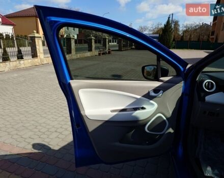 Синий Рено Зое, объемом двигателя 0 л и пробегом 104 тыс. км за 7100 $, фото 24 на Automoto.ua