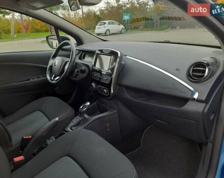 Синий Рено Зое, объемом двигателя 0 л и пробегом 61 тыс. км за 9799 $, фото 31 на Automoto.ua