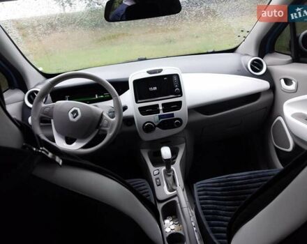 Синий Рено Зое, объемом двигателя 0 л и пробегом 46 тыс. км за 10300 $, фото 17 на Automoto.ua