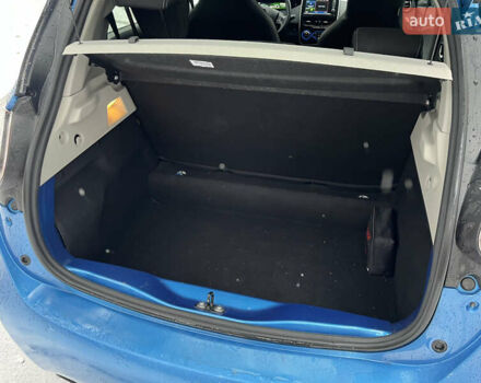 Синий Рено Зое, объемом двигателя 0 л и пробегом 102 тыс. км за 10500 $, фото 13 на Automoto.ua