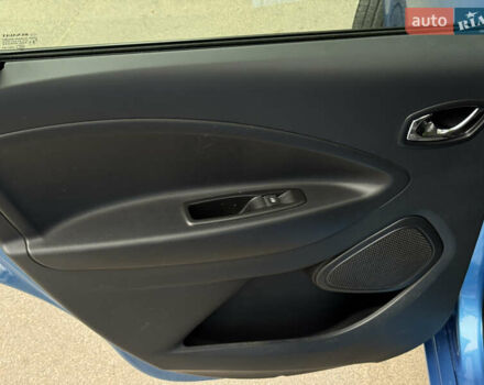 Синій Рено Зое, об'ємом двигуна 0 л та пробігом 56 тис. км за 9950 $, фото 25 на Automoto.ua