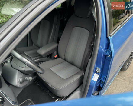 Синій Рено Зое, об'ємом двигуна 0 л та пробігом 56 тис. км за 9950 $, фото 24 на Automoto.ua