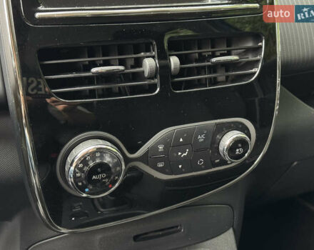 Синій Рено Зое, об'ємом двигуна 0 л та пробігом 56 тис. км за 9950 $, фото 18 на Automoto.ua