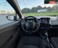 Синий Рено Зое, объемом двигателя 0 л и пробегом 120 тыс. км за 9900 $, фото 50 на Automoto.ua