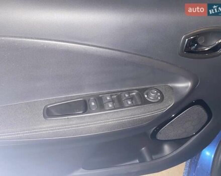 Синий Рено Зое, объемом двигателя 0 л и пробегом 61 тыс. км за 9799 $, фото 25 на Automoto.ua