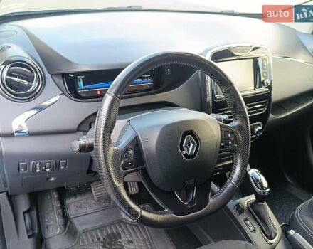 Синій Рено Зое, об'ємом двигуна 0 л та пробігом 71 тис. км за 10200 $, фото 12 на Automoto.ua