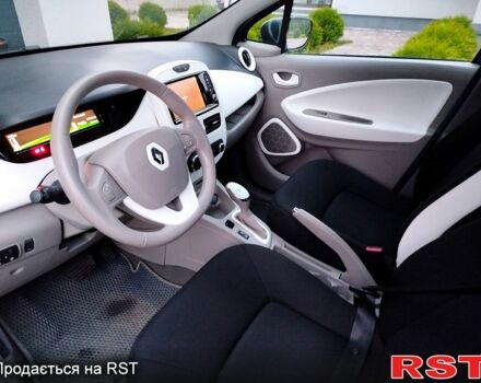Синий Рено Зое, объемом двигателя 0 л и пробегом 76 тыс. км за 9300 $, фото 5 на Automoto.ua
