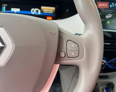 Синий Рено Зое, объемом двигателя 0 л и пробегом 55 тыс. км за 11490 $, фото 21 на Automoto.ua