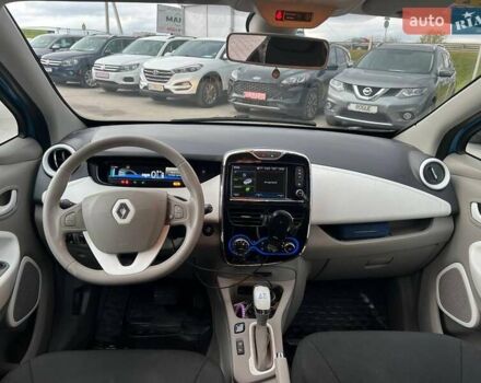 Синий Рено Зое, объемом двигателя 0 л и пробегом 55 тыс. км за 11490 $, фото 35 на Automoto.ua