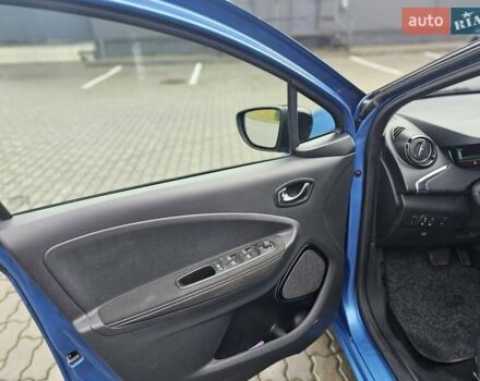 Синий Рено Зое, объемом двигателя 0 л и пробегом 206 тыс. км за 9400 $, фото 21 на Automoto.ua