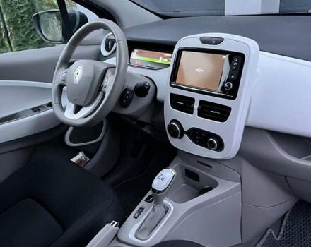 Синий Рено Зое, объемом двигателя 0 л и пробегом 76 тыс. км за 9300 $, фото 5 на Automoto.ua
