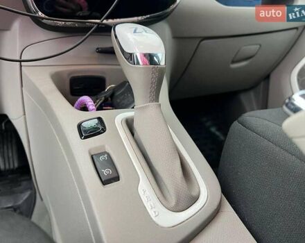 Синий Рено Зое, объемом двигателя 0 л и пробегом 55 тыс. км за 11490 $, фото 32 на Automoto.ua