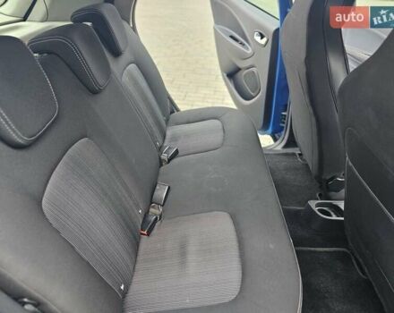 Синий Рено Зое, объемом двигателя 0 л и пробегом 206 тыс. км за 9400 $, фото 28 на Automoto.ua