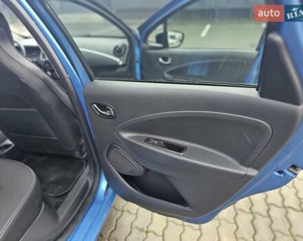 Синий Рено Зое, объемом двигателя 0 л и пробегом 206 тыс. км за 9400 $, фото 29 на Automoto.ua