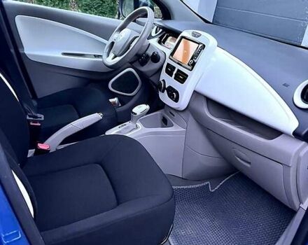 Синий Рено Зое, объемом двигателя 0 л и пробегом 76 тыс. км за 9300 $, фото 11 на Automoto.ua