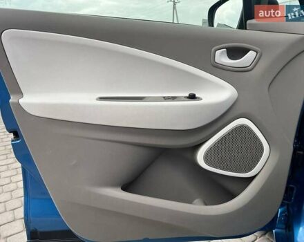 Синий Рено Зое, объемом двигателя 0 л и пробегом 55 тыс. км за 11490 $, фото 14 на Automoto.ua