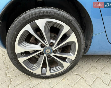 Синий Рено Зое, объемом двигателя 0 л и пробегом 75 тыс. км за 13300 $, фото 64 на Automoto.ua