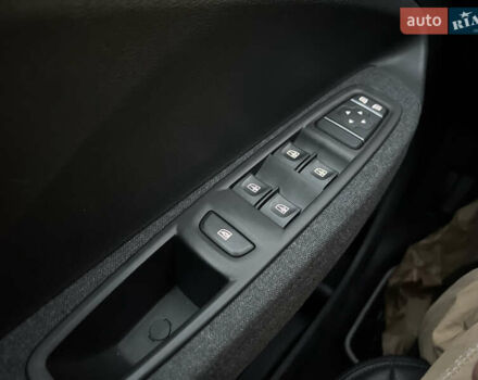 Синій Рено Зое, об'ємом двигуна 0 л та пробігом 90 тис. км за 12900 $, фото 19 на Automoto.ua