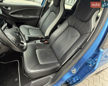 Синий Рено Зое, объемом двигателя 0 л и пробегом 75 тыс. км за 13300 $, фото 32 на Automoto.ua
