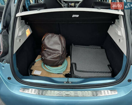 Синий Рено Зое, объемом двигателя 0 л и пробегом 91 тыс. км за 12200 $, фото 35 на Automoto.ua