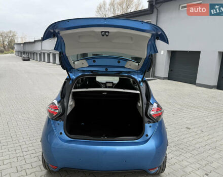 Синий Рено Зое, объемом двигателя 0 л и пробегом 75 тыс. км за 13300 $, фото 58 на Automoto.ua