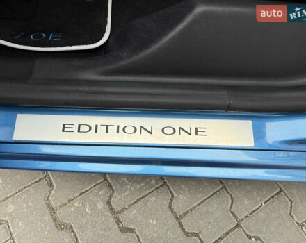 Синий Рено Зое, объемом двигателя 0 л и пробегом 75 тыс. км за 13300 $, фото 45 на Automoto.ua