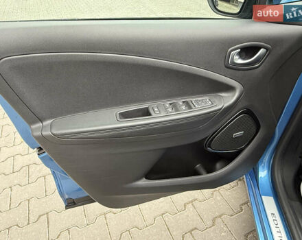 Синий Рено Зое, объемом двигателя 0 л и пробегом 75 тыс. км за 13300 $, фото 29 на Automoto.ua