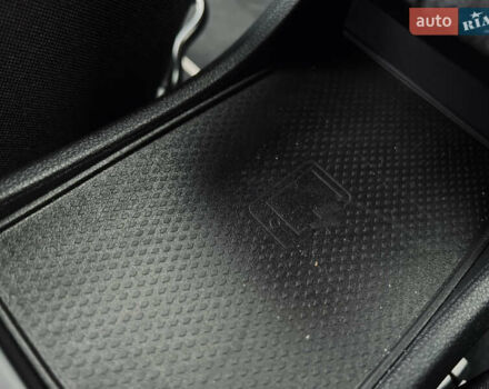 Синий Рено Зое, объемом двигателя 0 л и пробегом 91 тыс. км за 12200 $, фото 18 на Automoto.ua