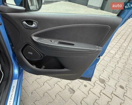 Синий Рено Зое, объемом двигателя 0 л и пробегом 75 тыс. км за 13300 $, фото 18 на Automoto.ua