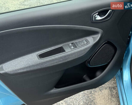 Синий Рено Зое, объемом двигателя 0 л и пробегом 56 тыс. км за 12999 $, фото 9 на Automoto.ua
