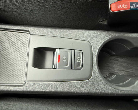 Синий Рено Зое, объемом двигателя 0 л и пробегом 75 тыс. км за 13300 $, фото 39 на Automoto.ua