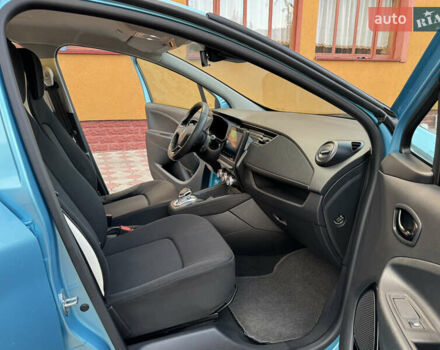 Синий Рено Зое, объемом двигателя 0 л и пробегом 87 тыс. км за 10999 $, фото 21 на Automoto.ua