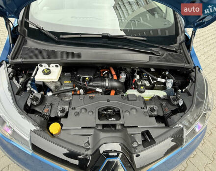 Синий Рено Зое, объемом двигателя 0 л и пробегом 75 тыс. км за 13300 $, фото 63 на Automoto.ua
