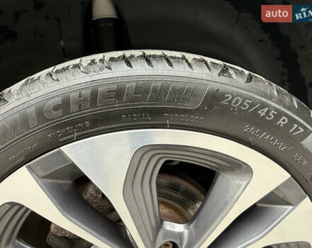 Синий Рено Зое, объемом двигателя 0 л и пробегом 75 тыс. км за 13300 $, фото 65 на Automoto.ua