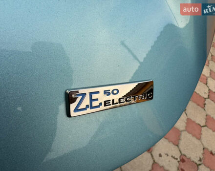 Синий Рено Зое, объемом двигателя 0 л и пробегом 87 тыс. км за 10999 $, фото 17 на Automoto.ua