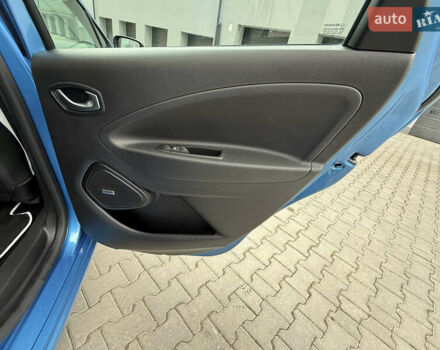 Синий Рено Зое, объемом двигателя 0 л и пробегом 75 тыс. км за 13300 $, фото 21 на Automoto.ua
