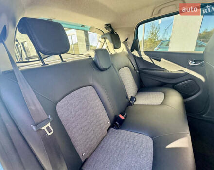 Рено Зое 2020 у Луцьку на Automoto.ua Синій Рено Зое, об'ємом двигуна 0 л та пробігом 38 тис. км за 14600 $, фото 30 на Automoto.ua