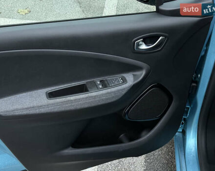 Синій Рено Зое, об'ємом двигуна 0 л та пробігом 39 тис. км за 13990 $, фото 18 на Automoto.ua