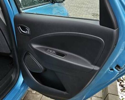 Синий Рено Зое, объемом двигателя 0 л и пробегом 49 тыс. км за 14500 $, фото 31 на Automoto.ua