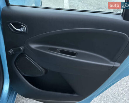 Синій Рено Зое, об'ємом двигуна 0 л та пробігом 39 тис. км за 13990 $, фото 39 на Automoto.ua