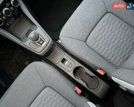 Синій Рено Зое, об'ємом двигуна 0 л та пробігом 39 тис. км за 13990 $, фото 12 на Automoto.ua